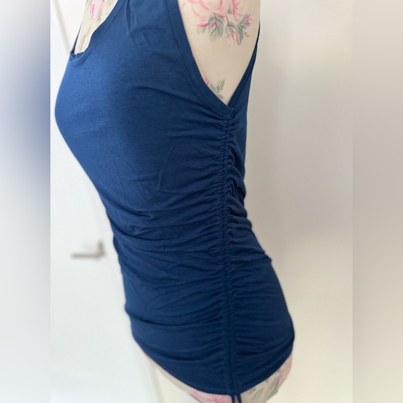 Beautiful top 💙 - Picture 3 of 13